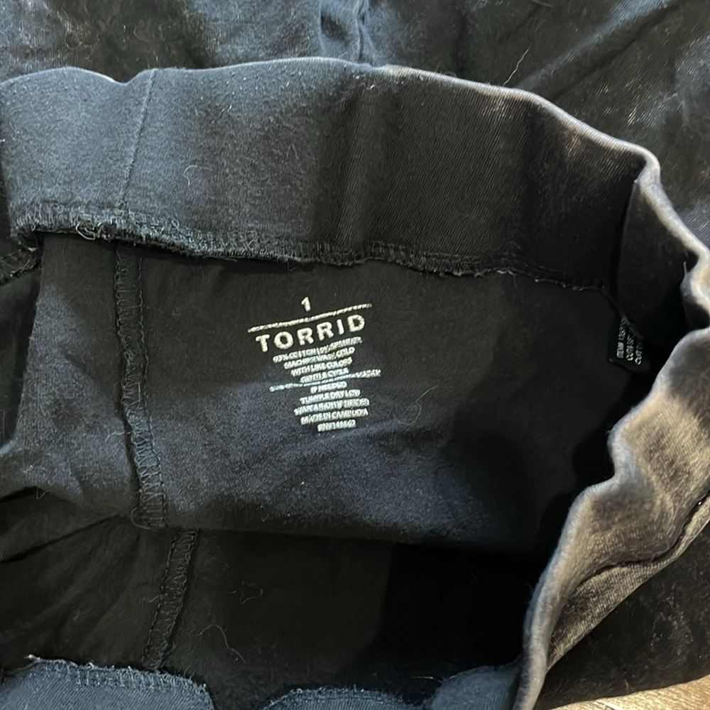 Torrid Sz1 Stonewash Black Biker shorts 8” inseam - Picture 3 of 3